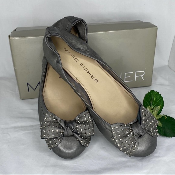 COPY - MARC FISHER PEWTER SILVER  GRAY LEATHER BALLET FLAT SHOES with metal Acc… - Picture 5 of 5